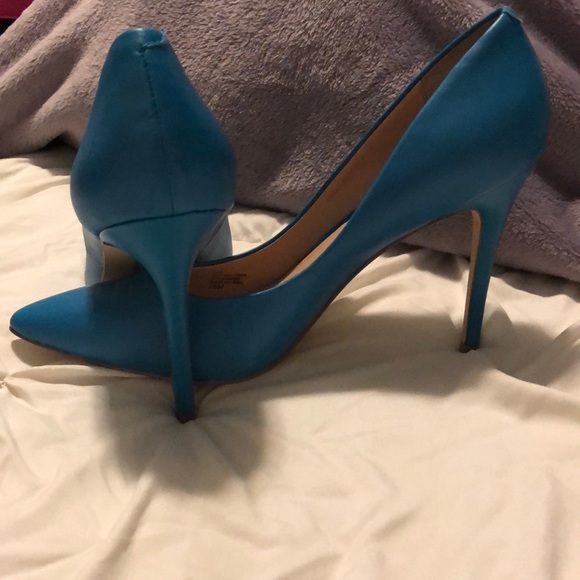 Electric blue heels - Picture 2 of 3